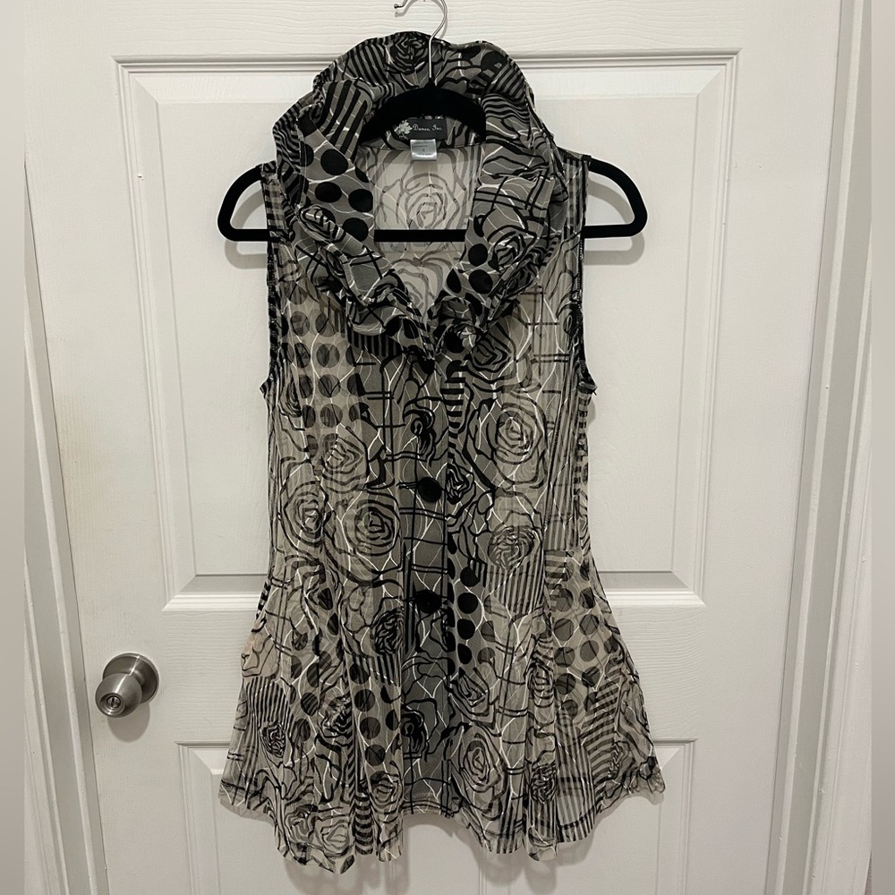 Damee Inc Sheer Sleeveless Top with Wired Collar Size S
